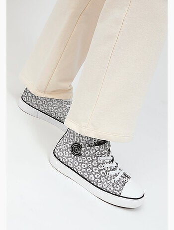 Sneakers conguitos purpurina