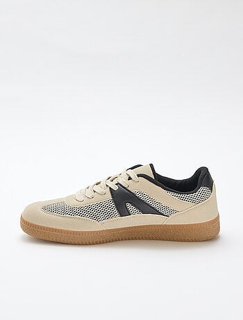 Sneakers in mesh