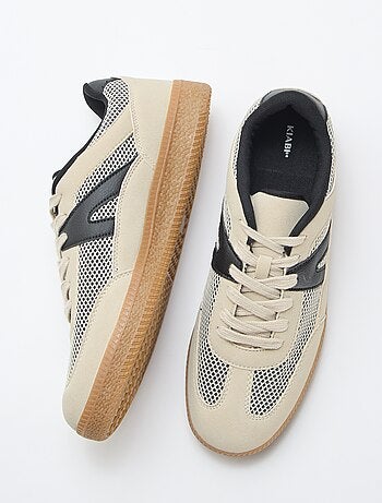 Sneakers in mesh
