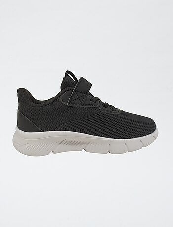Sneakers in mesh monocolore