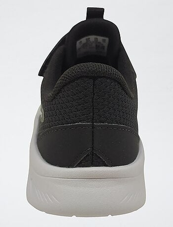 Sneakers in mesh monocolore