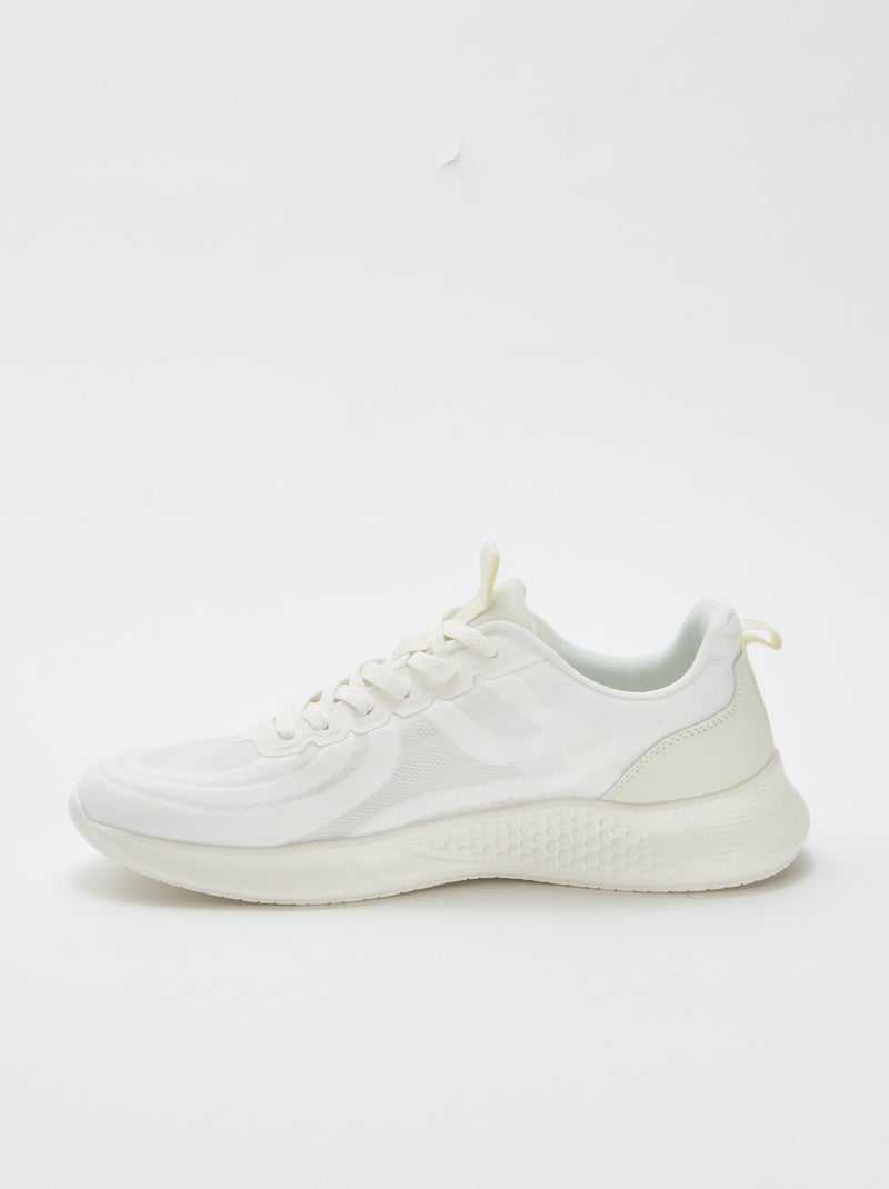 Sneakers in mesh tipo running con lacci Grigio - Kiabi