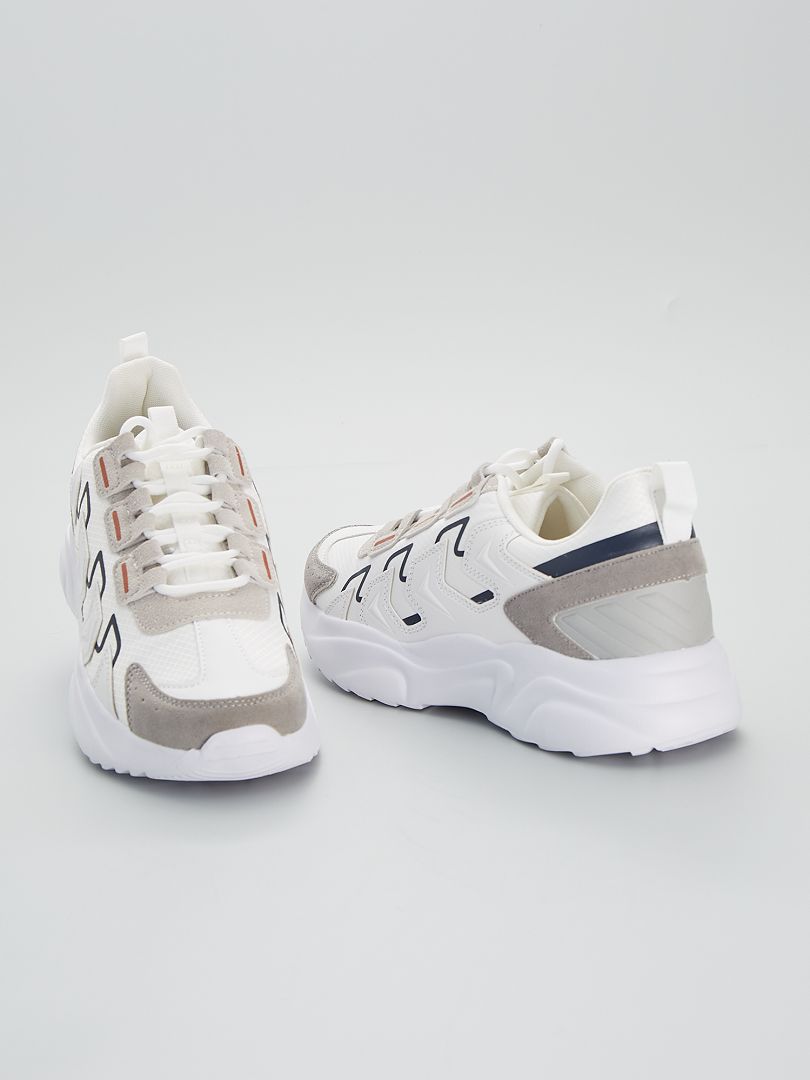 Sneakers in similpelle con dettagli a contrasto bianco - Kiabi