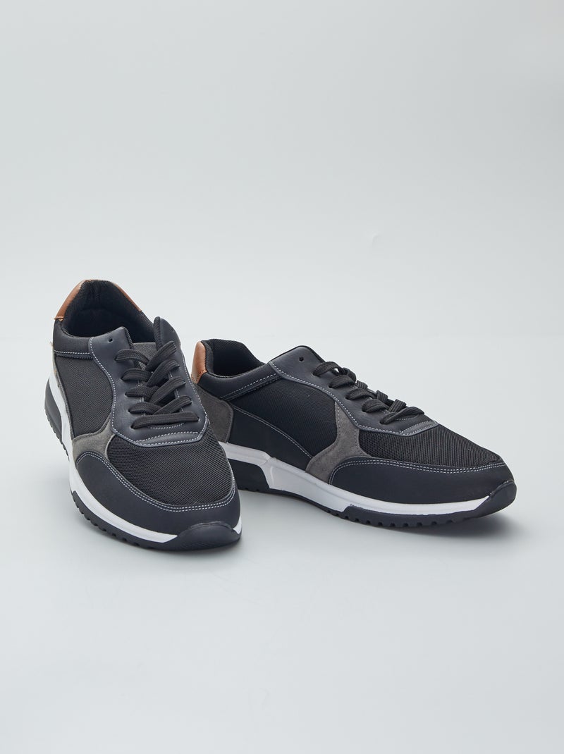 Sneakers in similpelle con dettagli a contrasto nero - Kiabi