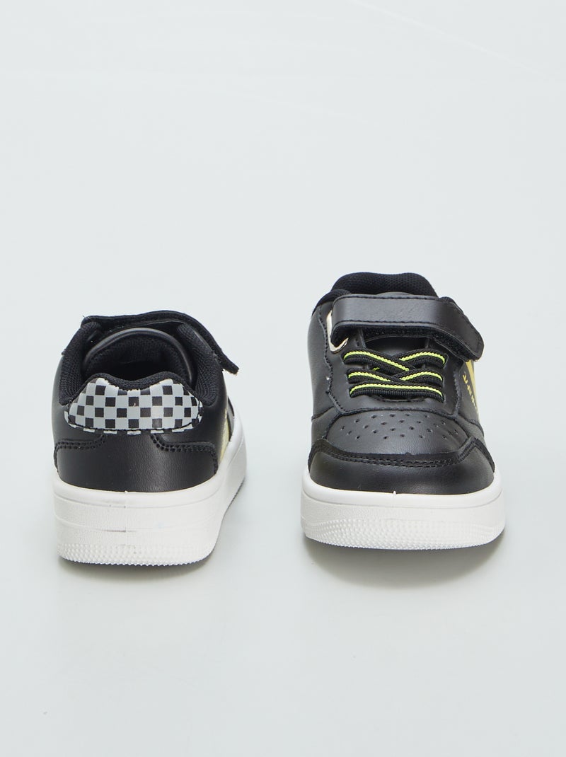 Sneakers 'Pikachu' con strappi NERO - Kiabi