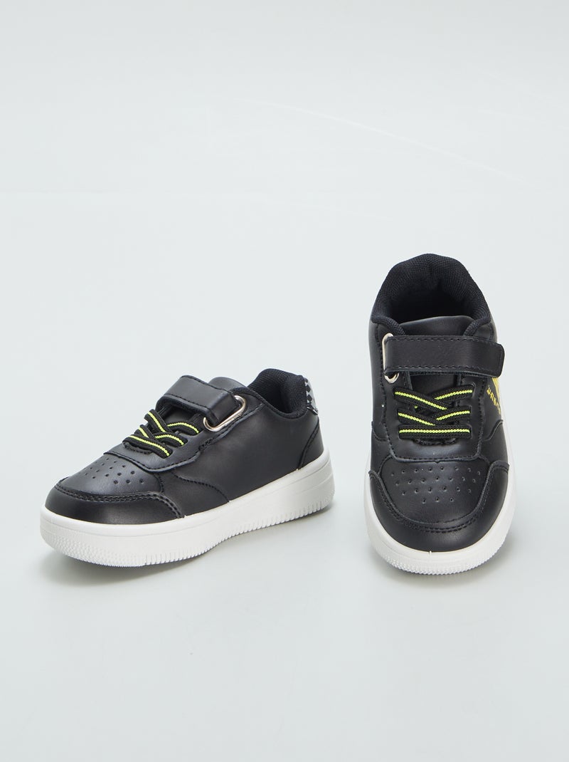 Sneakers 'Pikachu' con strappi NERO - Kiabi