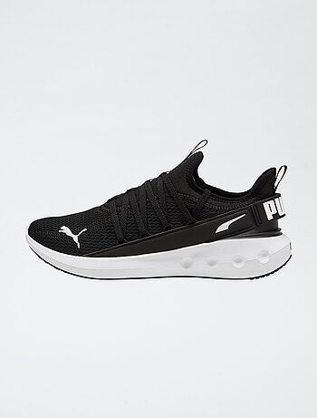 Sneakers running 'Puma'