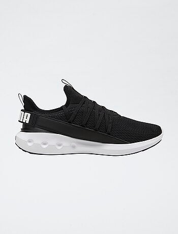 Sneakers running 'Puma'