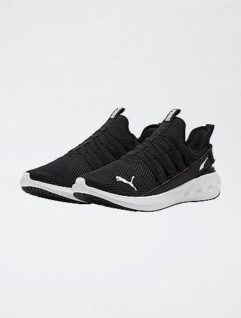 Sneakers running 'Puma'
