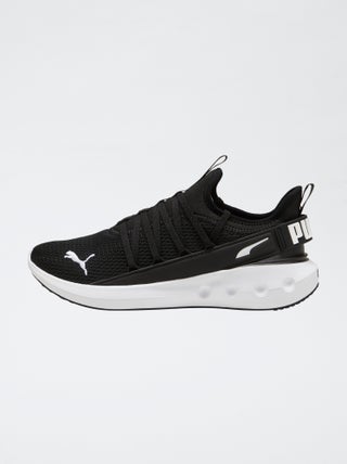 Sneakers running 'Puma'