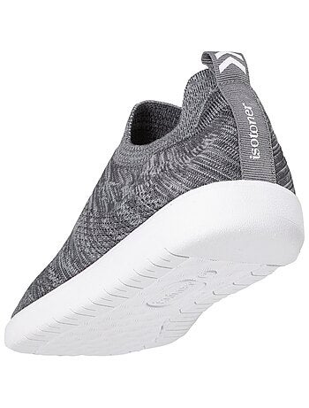 Sneakers scivolano, sono comodi, flessibili e leggeri Isotoner