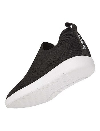 Sneakers scivolano, sono comodi, flessibili e leggeri Isotoner