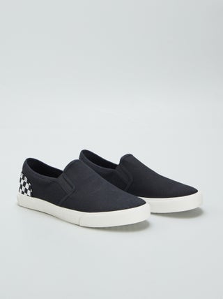 Sneakers slip-on con applicazione