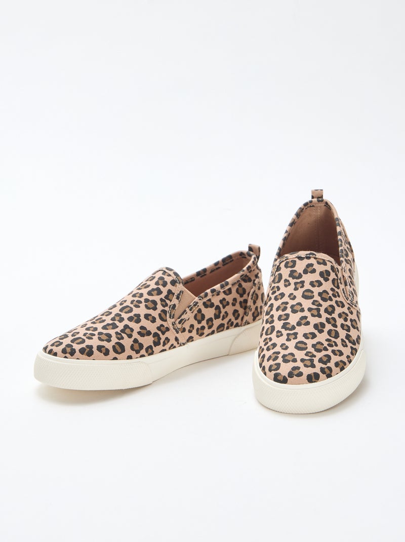 Sneakers slip-on con stampa leopardata Marrone - Kiabi