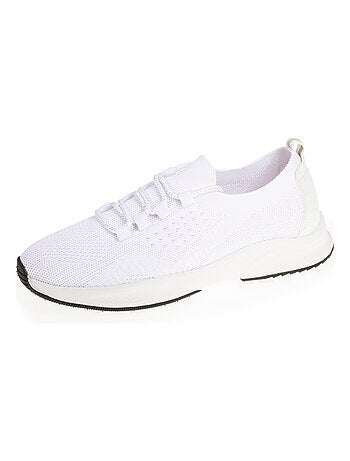 Sneakers slip on, flessibile e leggero, con lacci Isotoner