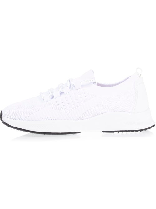 Sneakers slip-on, morbida e leggera, con lacci - Kiabi Sneakers slip-on, morbida e leggera, con lacci - Kiabi