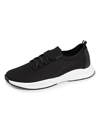 Sneakers slip-on, morbida e leggera, con lacci isotoner