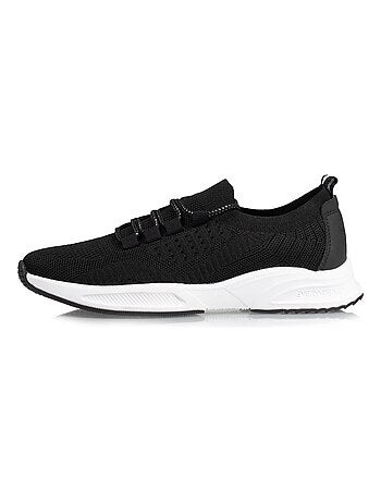 Sneakers slip-on, morbida e leggera, con lacci isotoner