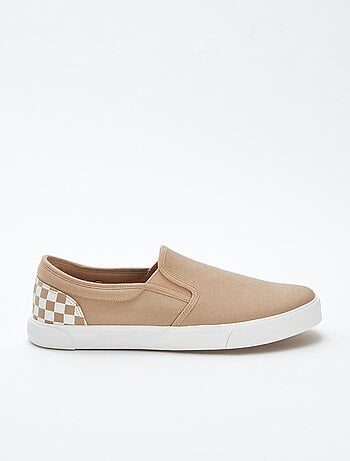 Sneakers slip-on quadrettate