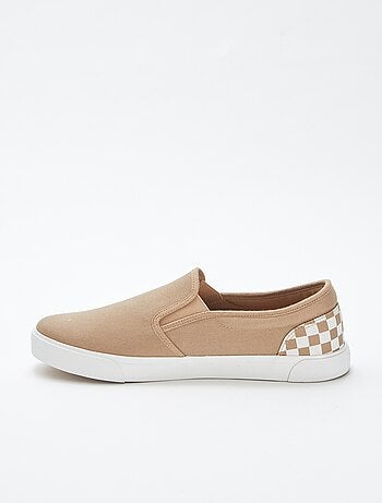Sneakers slip-on quadrettate