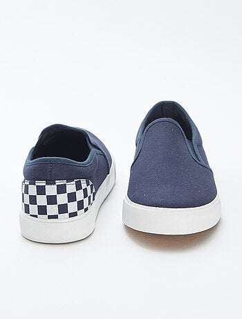 Sneakers slip-on quadrettate