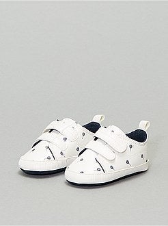 Sneakers stampate con strappi - Kiabi