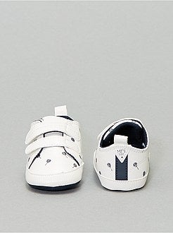 Sneakers stampate con strappi - Kiabi