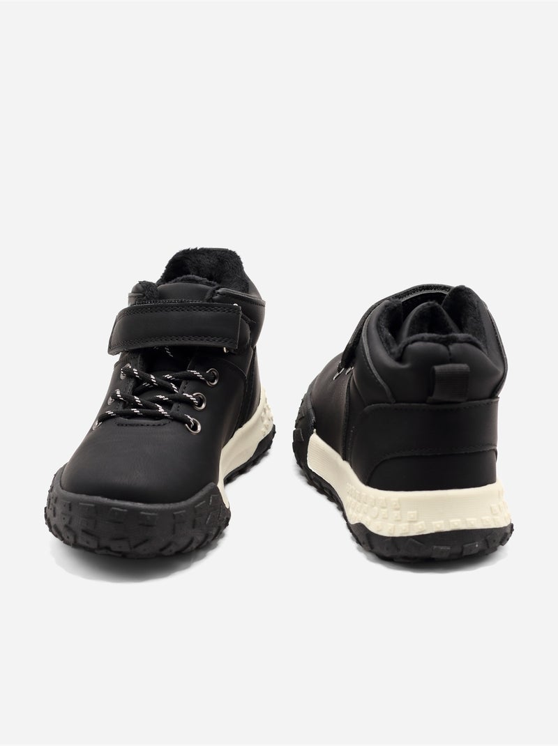 Stivaletti con chiusura a velcro Nero - Kiabi