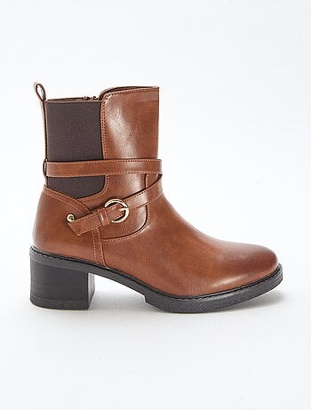 Stivaletti elasticizzati con cinturino