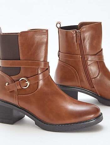 Stivaletti elasticizzati con cinturino