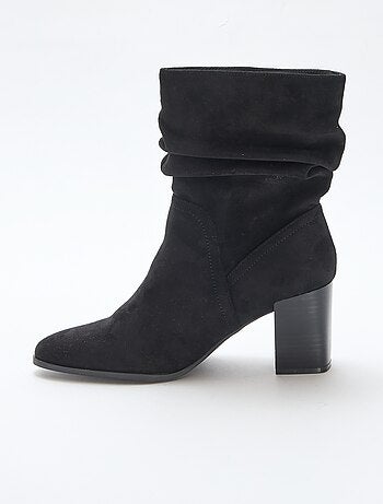 Stivaletti in simil suede effetto plissé