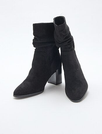 Stivaletti in simil suede effetto plissé