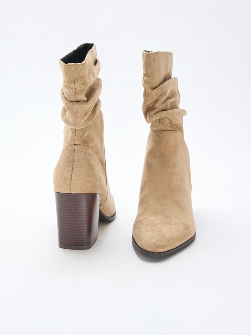 Stivaletti in suede effetto plissé Beige - Kiabi