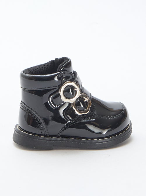 Stivaletti verniciati con strappi - Kiabi