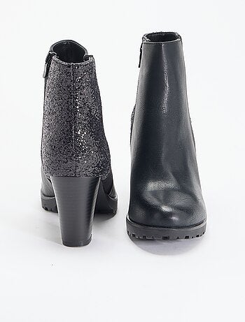 Stivali con tacco alto e paillettes