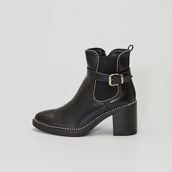 stivaletti con borchie tacco