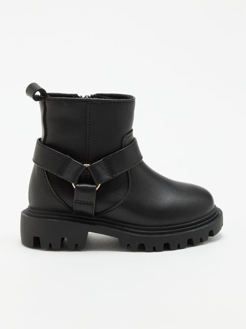 Stivali in similpelle con cinturino stile biker - Kiabi Stivali in similpelle con cinturino stile biker - Kiabi