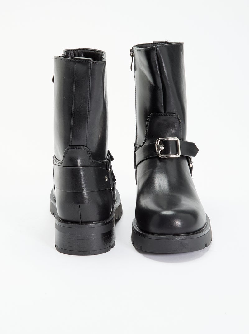 Stivali in similpelle verniciata con cinturini decorativi Nero - Kiabi