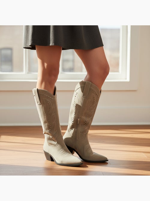 Stivali santiag donna ozabi scamosciato chiodato tacco blocco 4 cm - Kiabi Stivali santiag donna ozabi scamosciato chiodato tacco blocco 4 cm - Kiabi