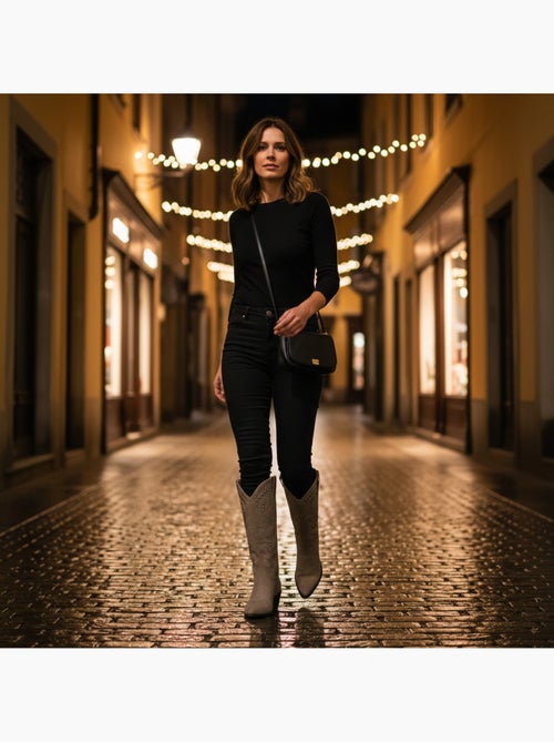 Stivali santiag donna ozabi scamosciato chiodato tacco blocco 4 cm - Kiabi Stivali santiag donna ozabi scamosciato chiodato tacco blocco 4 cm - Kiabi