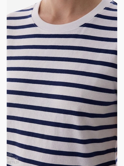 Stripe premium t-shirt a righe a maniche corte penti - Kiabi Stripe premium t-shirt a righe a maniche corte penti - Kiabi