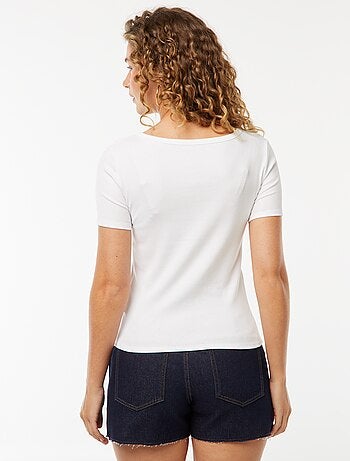 T-shirt a a coste con apertura con bottoni