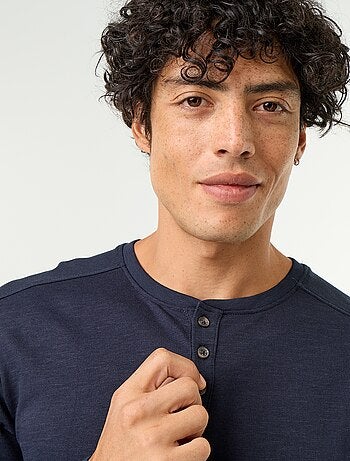 T-shirt a collo tunisino a maniche lunghe