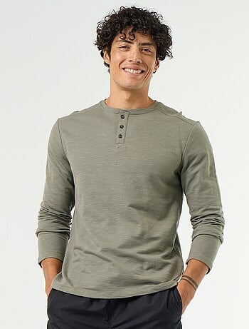 T-shirt a collo tunisino a maniche lunghe