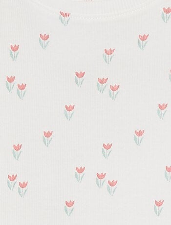 T-shirt a coste bordi ondulati e motivi