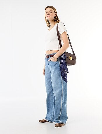 T-shirt a costine a maniche corte con volant