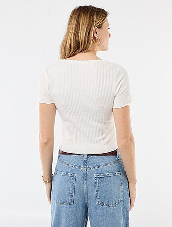 T-shirt a costine a maniche corte con volant