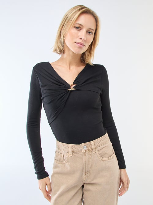 T-shirt a costine con bijoux decorativi sul davanti - Kiabi