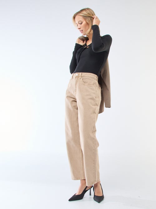 T-shirt a costine con bijoux decorativi sul davanti - Kiabi