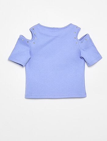 T-shirt a costine con borchie e spalle scoperte